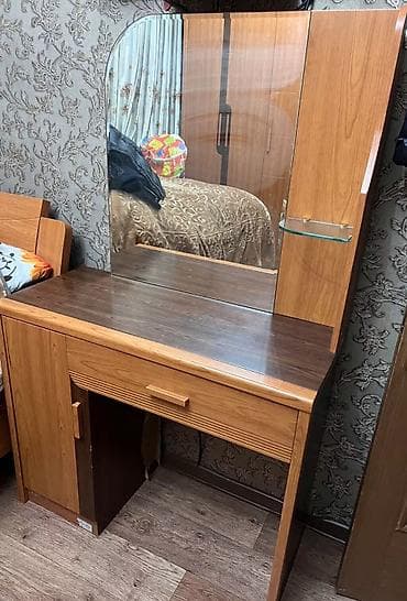 Продаю туалетный столик at lalafo.kg Продаю туалетный столик