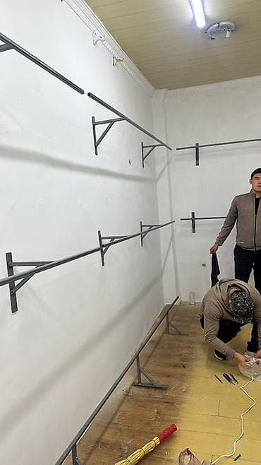 Металлические торговые стойки для одежды, кронштейны, - Настенные и at lalafo.kg Металлические торговые стойки для одежды, кронштейны, - Настенные и