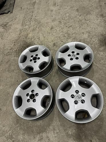 Литые Диски R 17 Toyota, Комплект, отверстий - 5 at lalafo.kg Литые Диски R 17 Toyota, Комплект, отверстий - 5