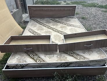 Двуспальная кровать, Б/у, С ящиком для хранения, длина - 2500 см at lalafo.kg Двуспальная кровать, Б/у, С ящиком для хранения, длина - 2500 см