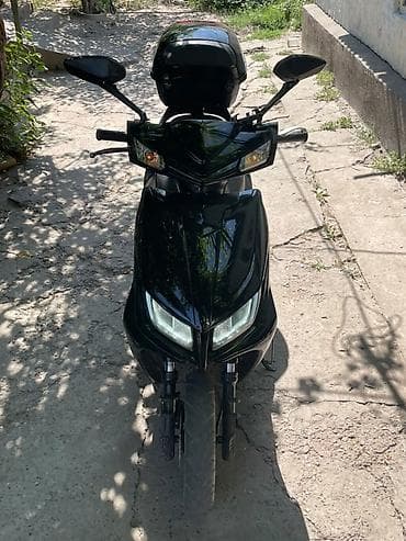 Скутеретта M8, 125 куб. см, Бензин, Б/у at lalafo.kg Скутеретта M8, 125 куб. см, Бензин, Б/у