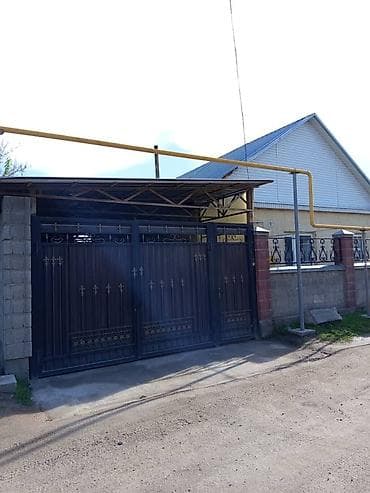 Продается частный дом с участком. - Одноэтажный дом с двускатной at lalafo.kg Продается частный дом с участком. - Одноэтажный дом с двускатной