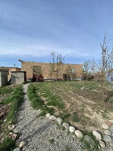 Продается кирпичный двухэтажный дом с приусадебным участком. Продаю at lalafo.kg Продается кирпичный двухэтажный дом с приусадебным участком. Продаю