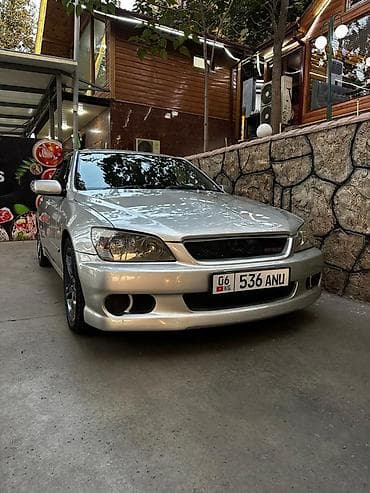 Toyota Altezza: 2004 г., 2 л, Автомат, Бензин, Седан at lalafo.kg Toyota Altezza: 2004 г., 2 л, Автомат, Бензин, Седан