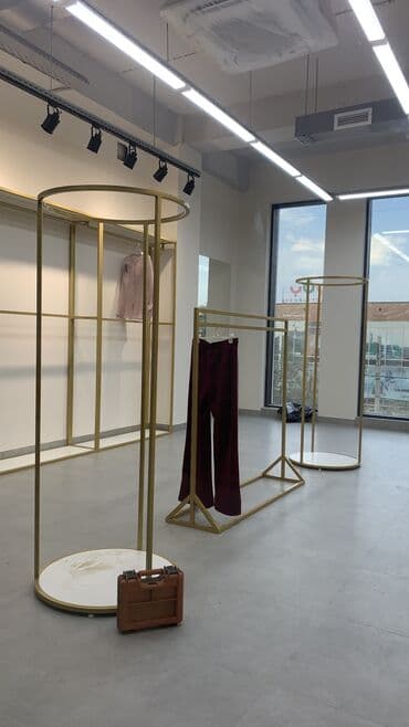 Кронштейн Для одежды, Материал: Металл, С подсветкой, Новый at lalafo.kg Кронштейн Для одежды, Материал: Металл, С подсветкой, Новый