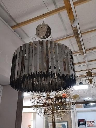 Подвесная люстра-кольцо с зеркальными кристаллами - Тип: потолочная at lalafo.kg Подвесная люстра-кольцо с зеркальными кристаллами - Тип: потолочная