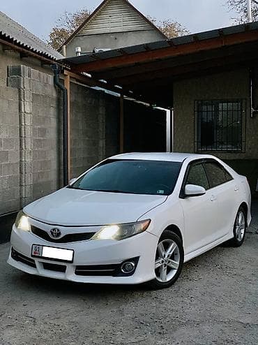 Toyota Camry: 2012 г., 2.5 л, Типтроник, Бензин, Седан at lalafo.kg Toyota Camry: 2012 г., 2.5 л, Типтроник, Бензин, Седан