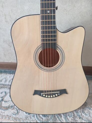 Акустическая гитара с вырезом (cutaway), формат дредноут at lalafo.kg Акустическая гитара с вырезом (cutaway), формат дредноут