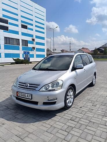 Toyota Avensis Verso: 2004 г., 2 л, Ручные, Бензин, Минивэн at lalafo.kg Toyota Avensis Verso: 2004 г., 2 л, Ручные, Бензин, Минивэн