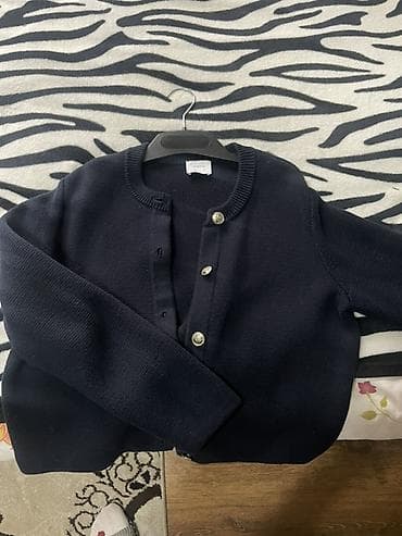 Көйнөктөр: Кардиган женский, тёмно‑синий (почти чёрный) Покупала за 4к отдам за lalafo.kg да — 1 Көйнөктөр: Кардиган женский, тёмно‑синий (почти чёрный) Покупала за 4к отдам за — 1