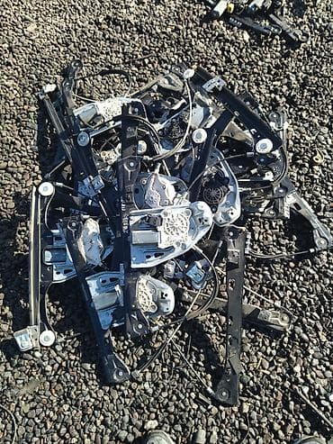 Мерседес стеклоподъёмник 203 кузов оригинал передние стеклоподъёмники at lalafo.kg Мерседес стеклоподъёмник 203 кузов оригинал передние стеклоподъёмники