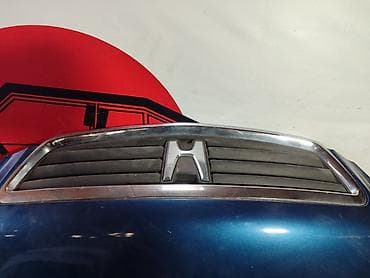 Решетка радиатора Honda 2001 г., Оригинал at lalafo.kg Решетка радиатора Honda 2001 г., Оригинал