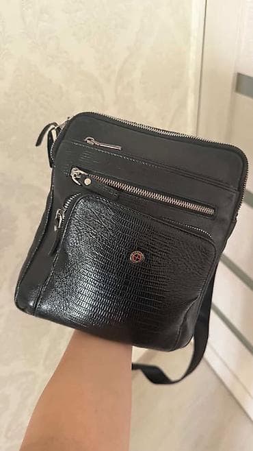 Мужская сумка через плечо, компактная и вместительная. - Цвет: черный at lalafo.kg Мужская сумка через плечо, компактная и вместительная. - Цвет: черный