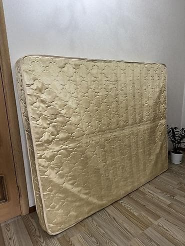 Спальный матрас, Двуспальный, Пружинный, Жаккард, Матрасы средней жесткости at lalafo.kg Спальный матрас, Двуспальный, Пружинный, Жаккард, Матрасы средней жесткости