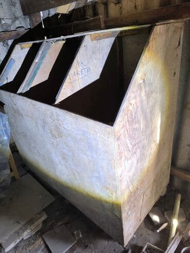 Деревянный ларь для корма, 3 отсека, размер: 75 Характеристики: - at lalafo.kg Деревянный ларь для корма, 3 отсека, размер: 75 Характеристики: -