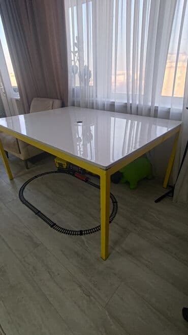 Стол для офиса, вмещает до 10 человек. 10 мониторов соответственно at lalafo.kg Стол для офиса, вмещает до 10 человек. 10 мониторов соответственно