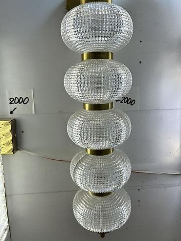 Настенное бра с пятью стеклянными плафонами - Тип: вертикальное бра at lalafo.kg Настенное бра с пятью стеклянными плафонами - Тип: вертикальное бра