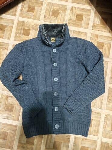 Свитера, кофты, водолазки, толстовки на рост 170, вес 60 Новые и б/у at lalafo.kg Свитера, кофты, водолазки, толстовки на рост 170, вес 60 Новые и б/у