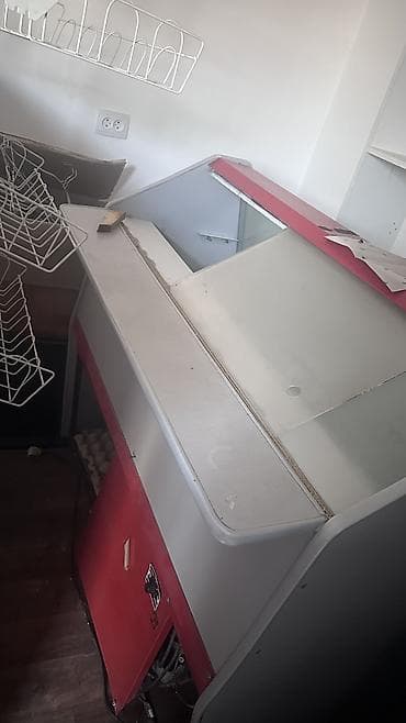 Промышленный холодильный шкаф-витрина с прозрачной дверью. - at lalafo.kg Промышленный холодильный шкаф-витрина с прозрачной дверью. -