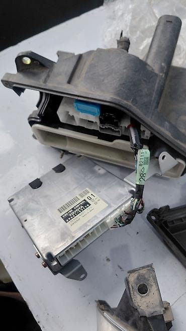 ЭБУ (блок управления двигателем) для Toyota Altezza CXE10 воздушный lalafo.kg да — 1 ЭБУ (блок управления двигателем) для Toyota Altezza CXE10 воздушный — 1