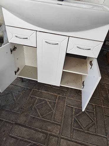 Офис эмереги: Ванна үчүн тумба, Колдонулган, Раковина менен, Өзү алып кетүү, түсү - Ак lalafo.kg да — 2 Офис эмереги: Ванна үчүн тумба, Колдонулган, Раковина менен, Өзү алып кетүү, түсү - Ак — 2