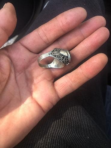 Кумуш шакек илгеери илгеери Энелер тагынган шакек таза кумуш баасы 100 at lalafo.kg Кумуш шакек илгеери илгеери Энелер тагынган шакек таза кумуш баасы 100