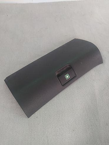 Крышка (панель) отсека аптечки для автомобиля.Мерседес w211. - at lalafo.kg Крышка (панель) отсека аптечки для автомобиля.Мерседес w211. -