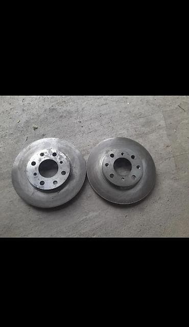 Предний тормозной диск Honda 2003 г. at lalafo.kg Предний тормозной диск Honda 2003 г.