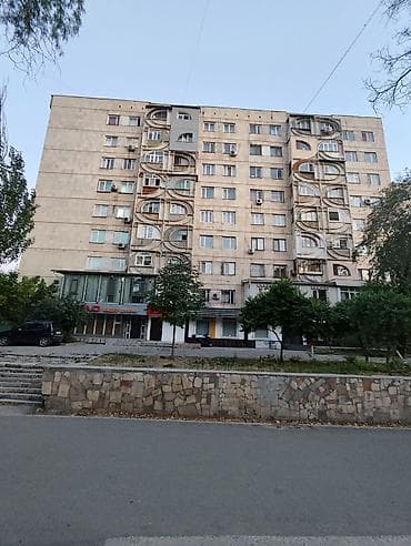 4 комнаты, 80 м², 106 серия, 4 этаж at lalafo.kg 4 комнаты, 80 м², 106 серия, 4 этаж