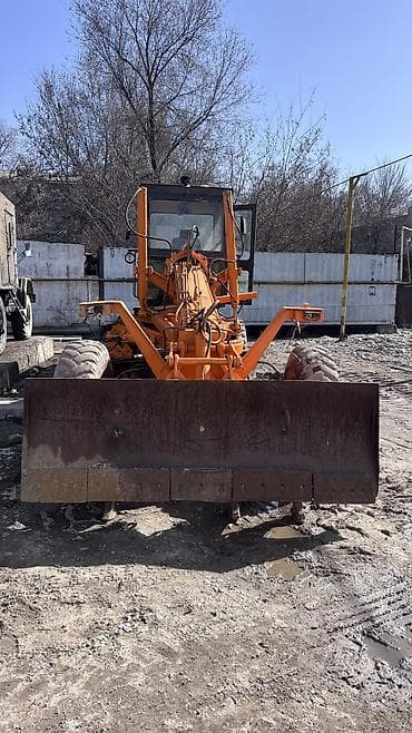 Продаю автогрейдер ДЗ- 180 at lalafo.kg Продаю автогрейдер ДЗ- 180