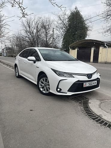 Toyota Corolla: 2022 г., 1.8 л, Вариатор, Гибрид, Седан at lalafo.kg Toyota Corolla: 2022 г., 1.8 л, Вариатор, Гибрид, Седан
