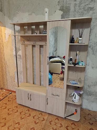 Комплект мебели для прихожей и кухни. 1) Прихожая с зеркалом и at lalafo.kg Комплект мебели для прихожей и кухни. 1) Прихожая с зеркалом и