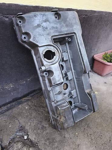 Продается клапанная крышка двигателя Мерседес М111 at lalafo.kg Продается клапанная крышка двигателя Мерседес М111