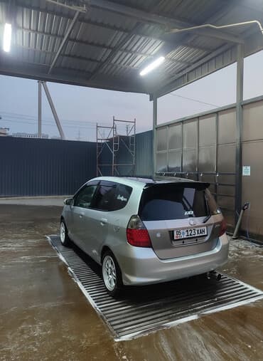Honda Fit: 2002 г., 1.5 л, Вариатор, Бензин, Хэтчбэк at lalafo.kg Honda Fit: 2002 г., 1.5 л, Вариатор, Бензин, Хэтчбэк