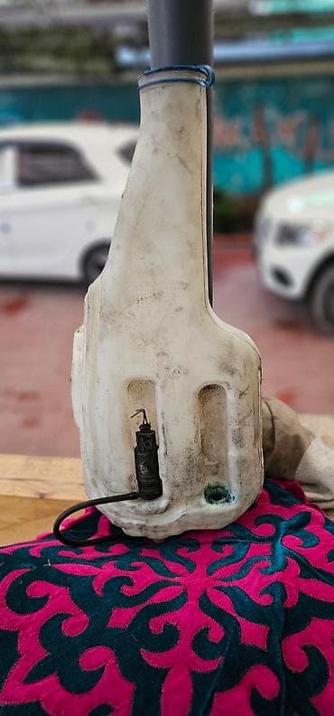 Бачок Mercedes-Benz 2008 г., Б/у, Оригинал, Германия at lalafo.kg Бачок Mercedes-Benz 2008 г., Б/у, Оригинал, Германия