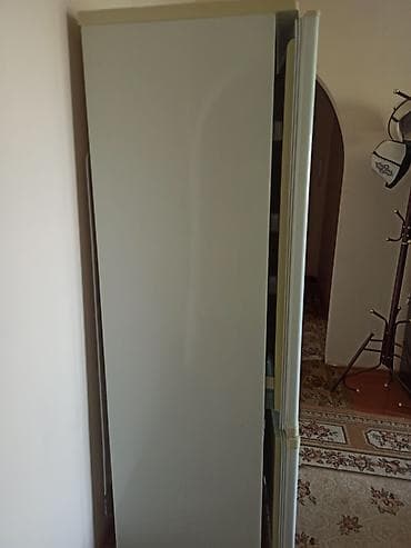 Продаю холодильник двухкамерный, классический белый, с нижней at lalafo.kg Продаю холодильник двухкамерный, классический белый, с нижней
