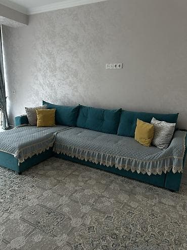 Угловой диван, C подушками at lalafo.kg Угловой диван, C подушками