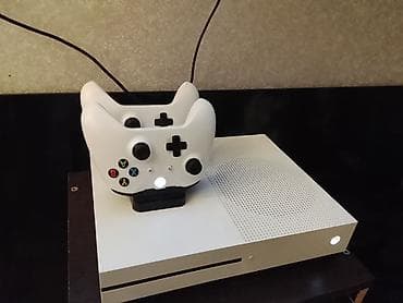 Игровая консоль Microsoft Xbox One S (белая) с двумя беспроводными at lalafo.kg Игровая консоль Microsoft Xbox One S (белая) с двумя беспроводными