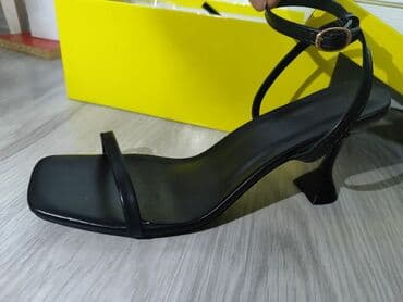 Женские босоножки на каблуке - Цвет: черный - Дизайн at lalafo.kg Женские босоножки на каблуке - Цвет: черный - Дизайн