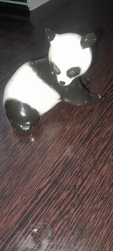 Фарфоровая статуэтка «Панда» - Материал: глазурованный at lalafo.kg Фарфоровая статуэтка «Панда» - Материал: глазурованный