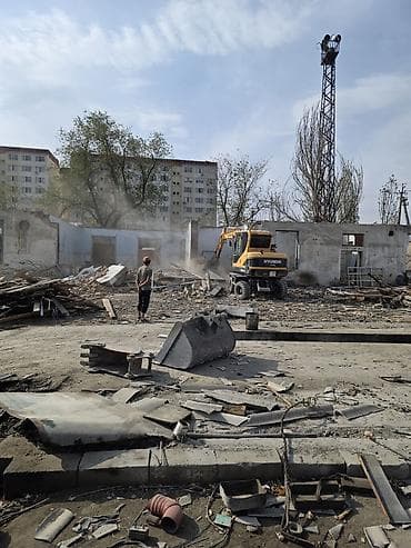 Услуги демонтажа и вывоза строительного мусора - Профессиональный at lalafo.kg Услуги демонтажа и вывоза строительного мусора - Профессиональный