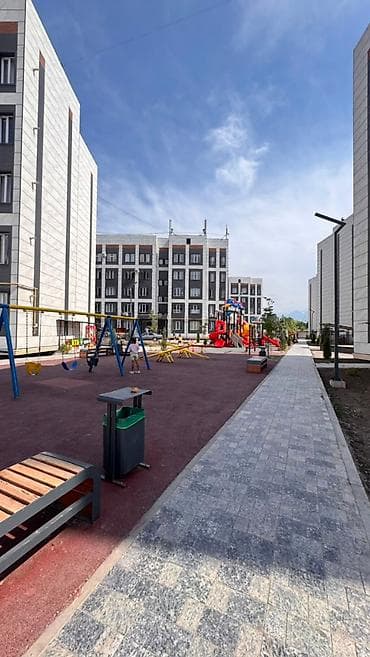 1 комната, 42 м², Элитка, 2 этаж, Косметический ремонт at lalafo.kg 1 комната, 42 м², Элитка, 2 этаж, Косметический ремонт