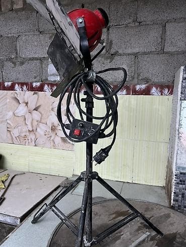 Киноприбор DMK Power RDG‑800 на штативе - Профессиональный студийный at lalafo.kg Киноприбор DMK Power RDG‑800 на штативе - Профессиональный студийный