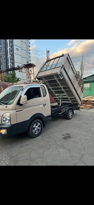 Заказать Хендай портер, Вывоз строй мусора, C грузчиком at lalafo.kg Заказать Хендай портер, Вывоз строй мусора, C грузчиком