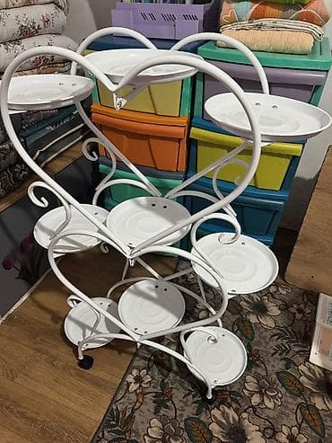 Кийимдер үчүн текчелер: Гүлдөр үчүн секичелүү текче, Темир lalafo.kg да — 2 Кийимдер үчүн текчелер: Гүлдөр үчүн секичелүү текче, Темир — 2