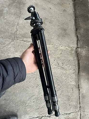 Компактный штатив для фото/видео - Лёгкая раздвижная конструкция с at lalafo.kg Компактный штатив для фото/видео - Лёгкая раздвижная конструкция с