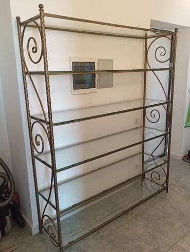Продаю добротный кованый стеллаж с декоративными элементами с полками at lalafo.kg Продаю добротный кованый стеллаж с декоративными элементами с полками