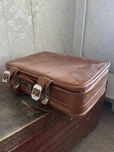 Чемодан, Средний (40 - 70 л), Твердый корпус at lalafo.kg Чемодан, Средний (40 - 70 л), Твердый корпус