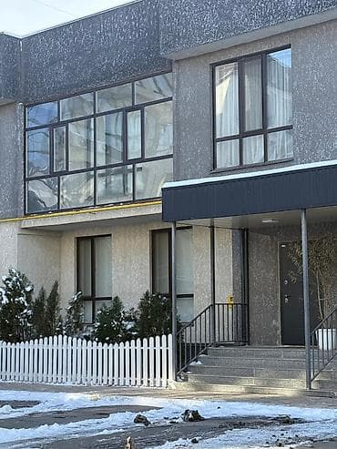 Срочная продажа Вышла на продажу в шикарном районе 2х этажный at lalafo.kg Срочная продажа Вышла на продажу в шикарном районе 2х этажный