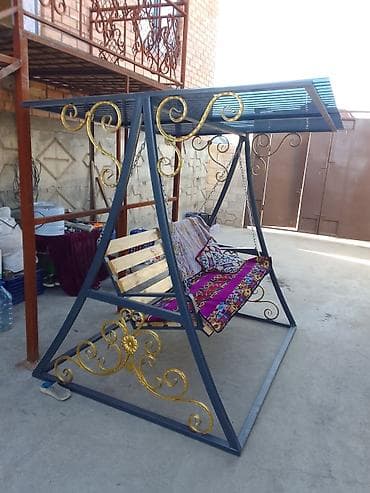 Садовые качели Металл, Со спинкой, С крышей at lalafo.kg Садовые качели Металл, Со спинкой, С крышей